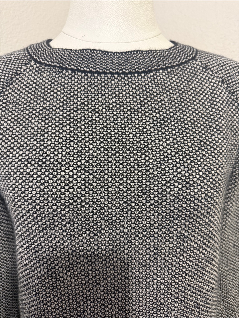 Theory 100% Cashmere Textured Marled Crewneck SweaterClassic Mid Length - Picture 5 of 7